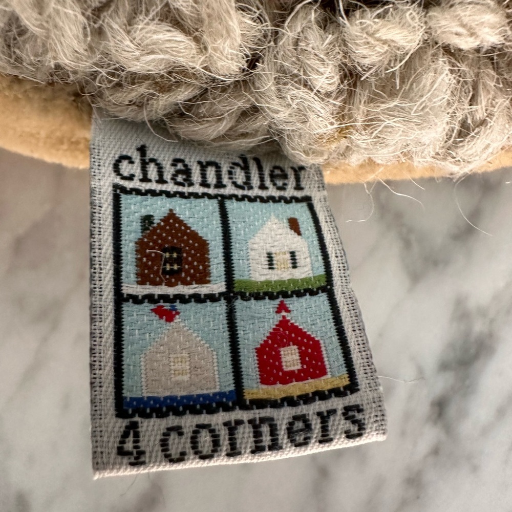 Chandler 4 corners wool hooked pillow with insert - Picture 4 of 12